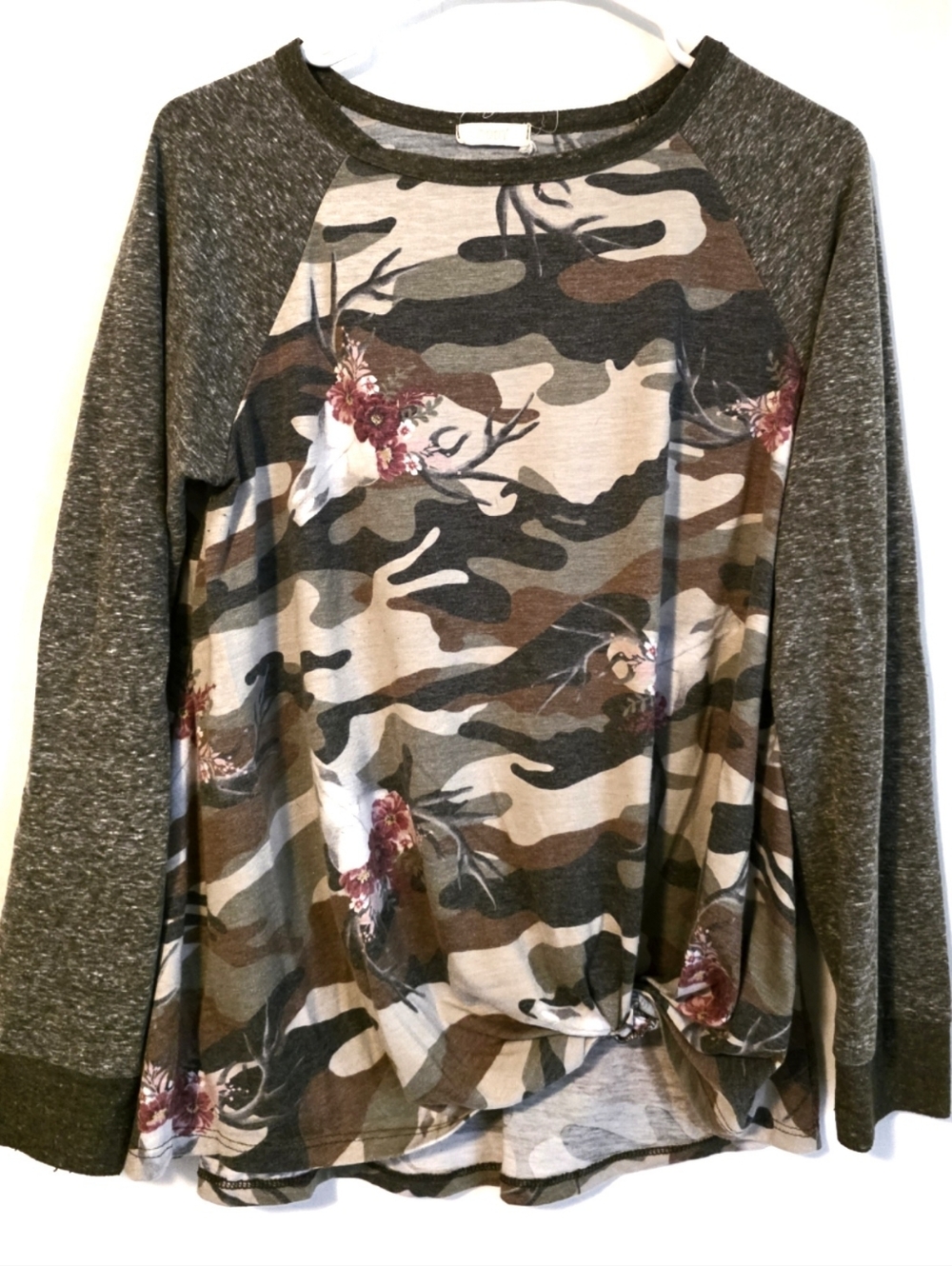 ODDY Camo Floral Buck Skull Raglan Long-Sleeve Knotted Top - Olive/Gray M